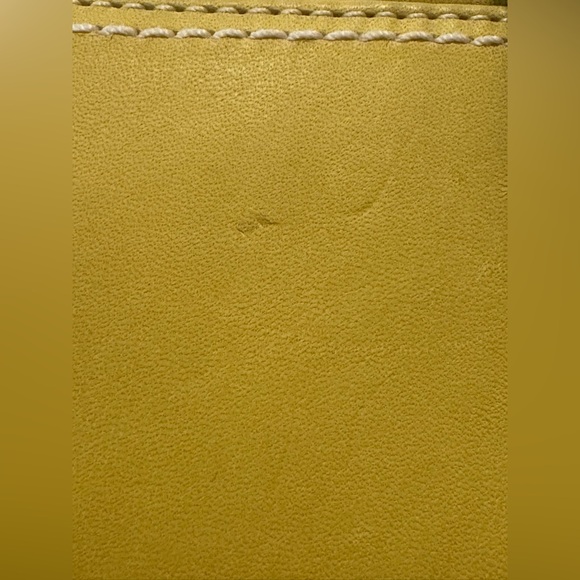 Authentic Coach Vintage Turn Lock chartreuse Yellow Leather Wallet! NWT - Picture 3 of 9